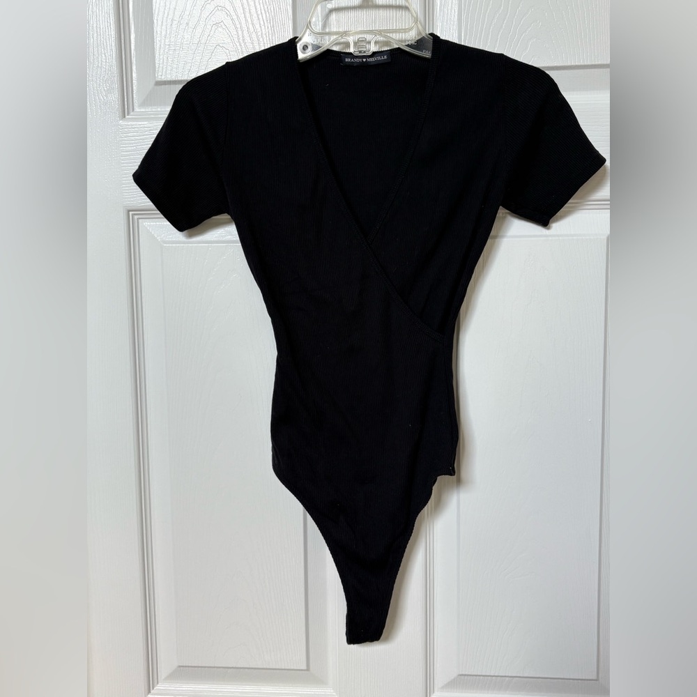 Brandy Melville Black Sz Small Ribbed V-neck Short Sleeve Stretch Body Suit